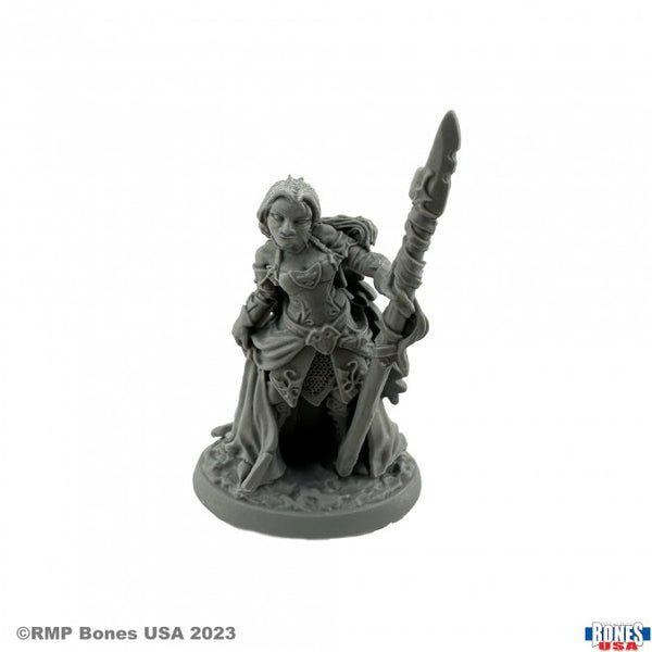 Reaper Legends 30146: Devona, Female Wizard