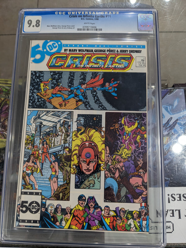 Crisis on Infinite Earths (1985 Series) #11 (CGC 9.8)