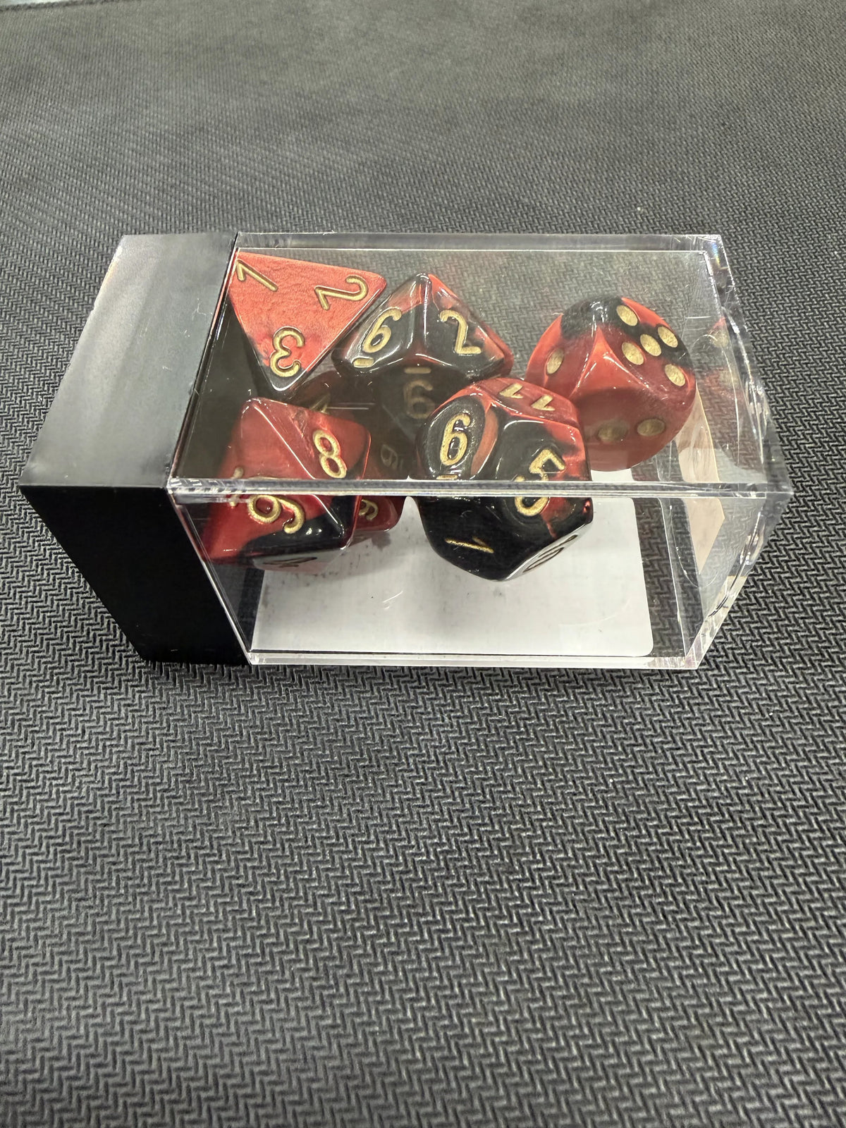 Atlantis Swag: CHX26433: Gemini - Poly Set Black-Red w/gold (7)