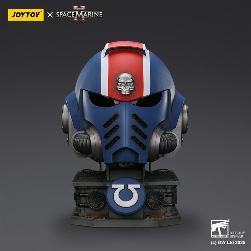 JoyToy: Warhammer 40K - Space Marine 2: Ultramarines Lieutenant Titus MKX Helmet & Display Stand Prop Replica