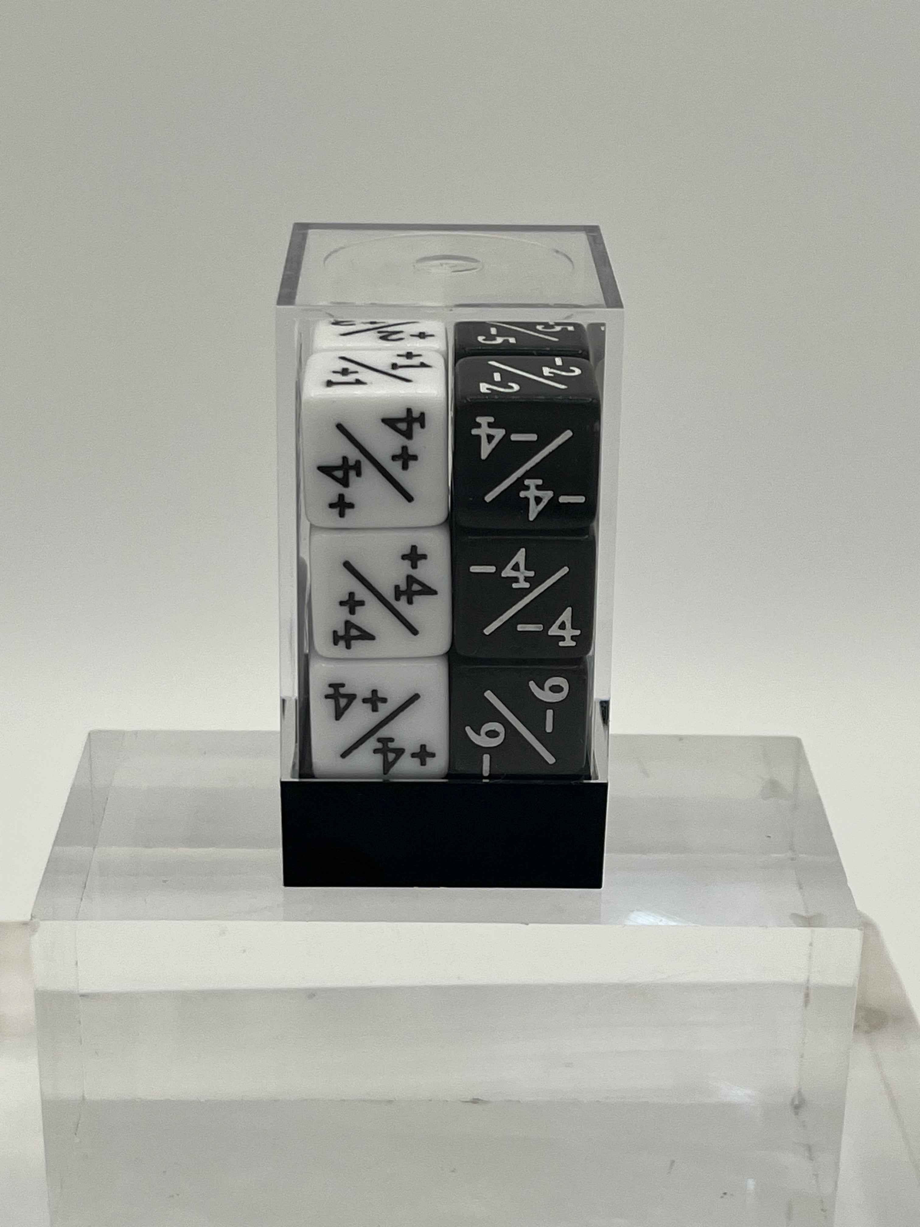 HD: Counter Dice - Opaque Black & White (12)