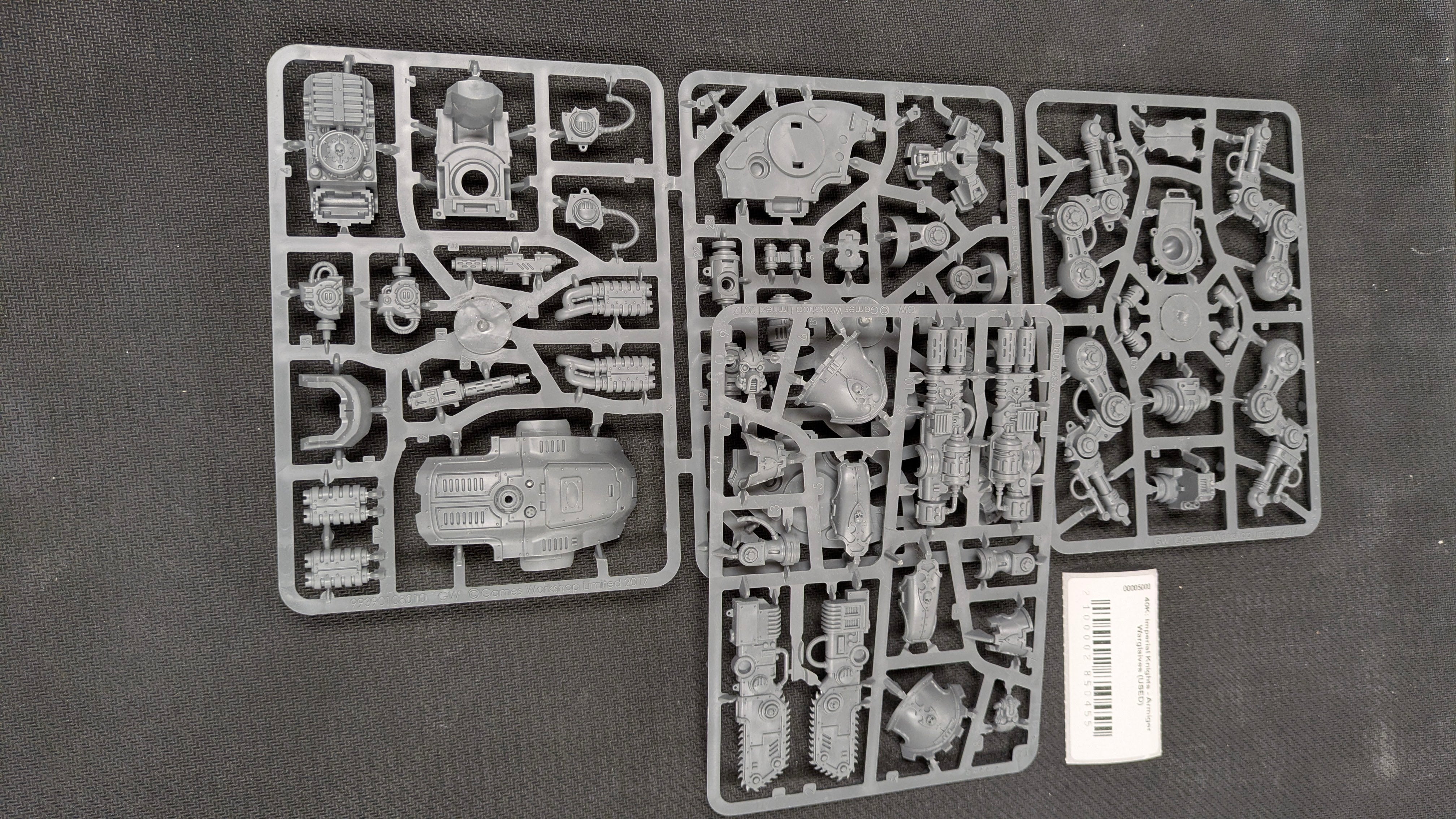 40K: Imperial Knights - Knight Armigers (On Sprue, Out of Box)