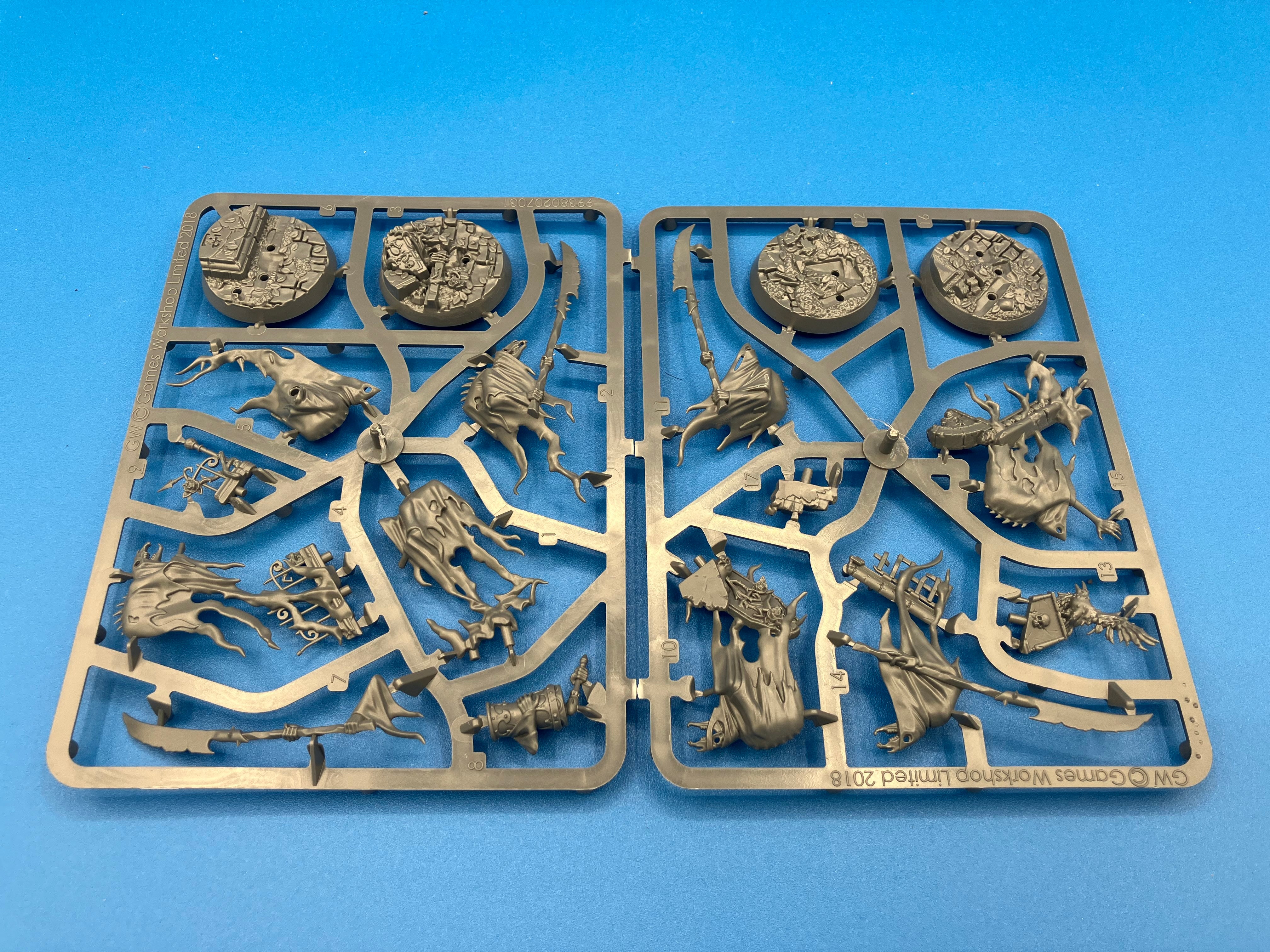 Age of Sigmar: Nighthaunt - Glaivewraith Stalkers (Easy to Build) (USED) (On Sprue) Lot1