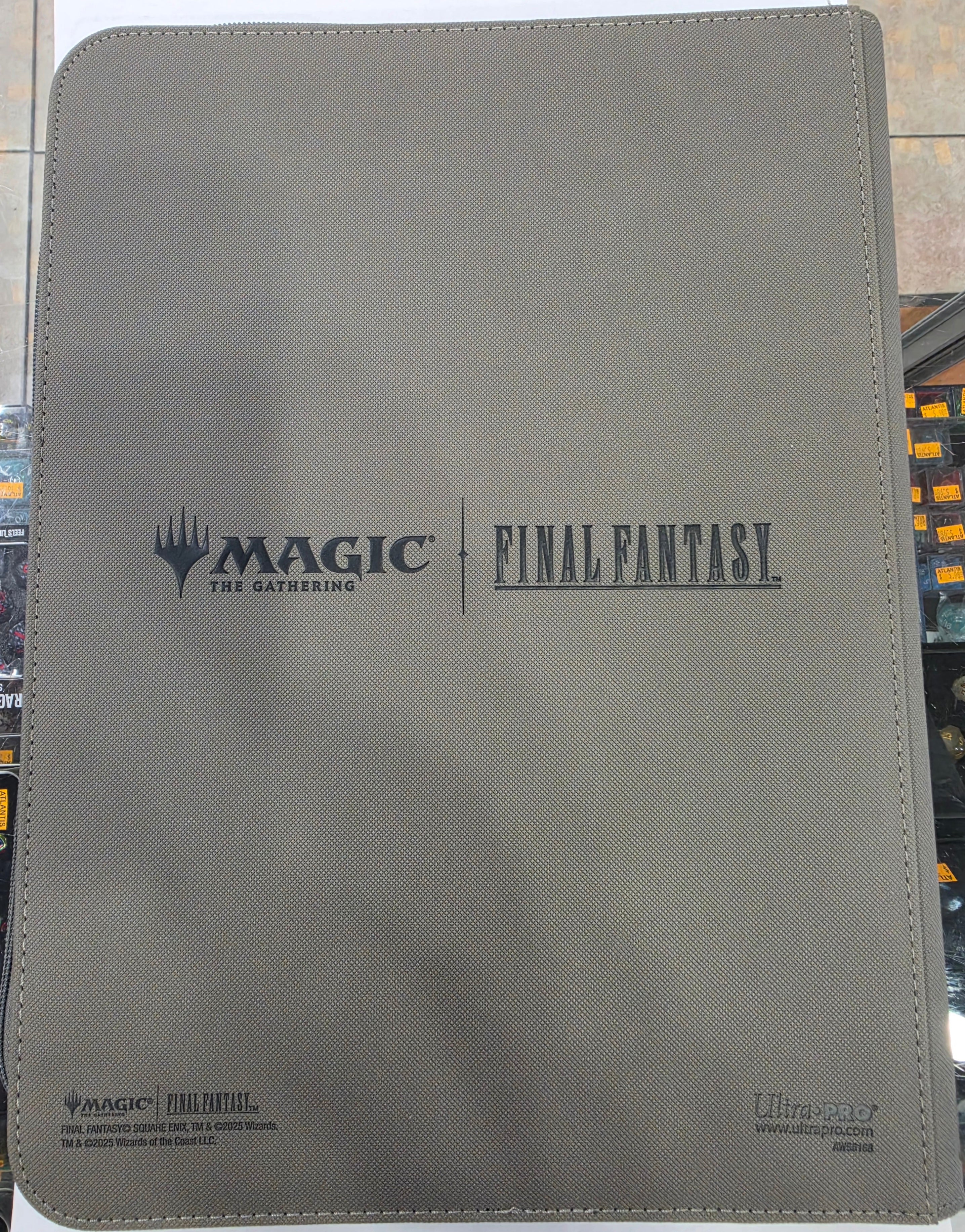 Ultra-PRO: 9-Pocket Zippered PRO-Binder - MTG: Final Fantasy - Sephiroth, Planet's Heir (USED)