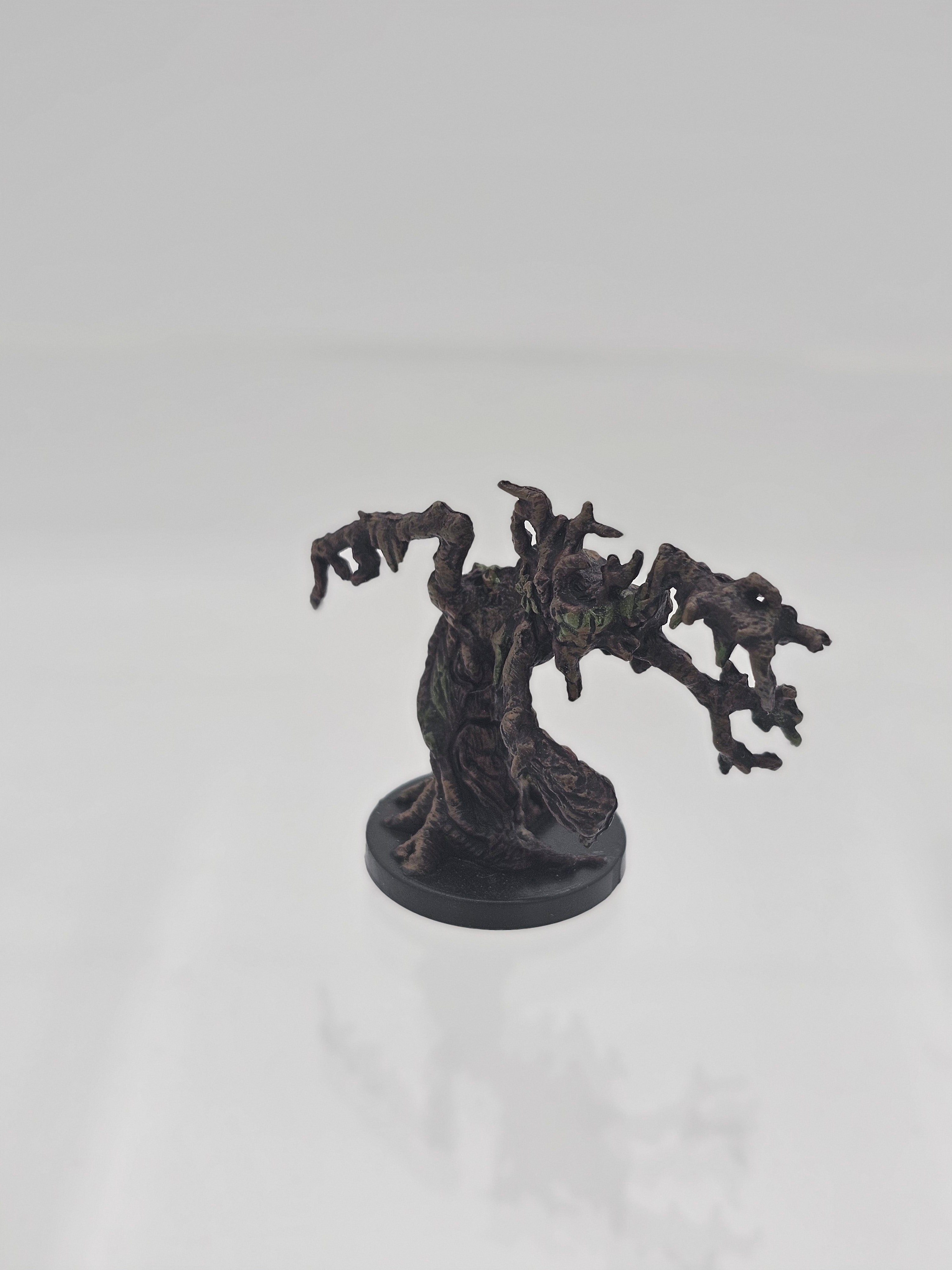 D&D Miniatures: Icons 2006 - Wizened Elder Watcher