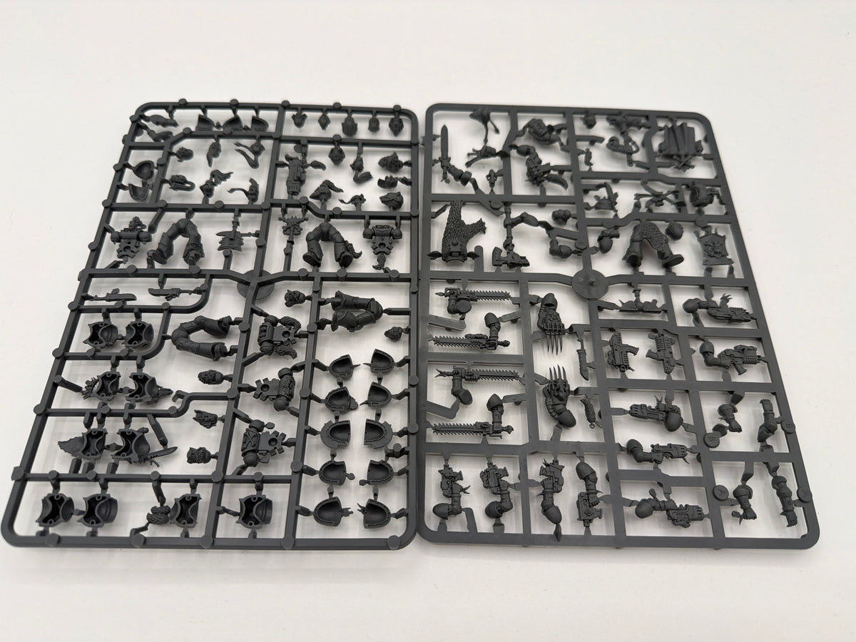 40K: Adeptus Astartes: Space Wolves - Grey Hunters (OOP) (NEW ON SPRUE) (USED)