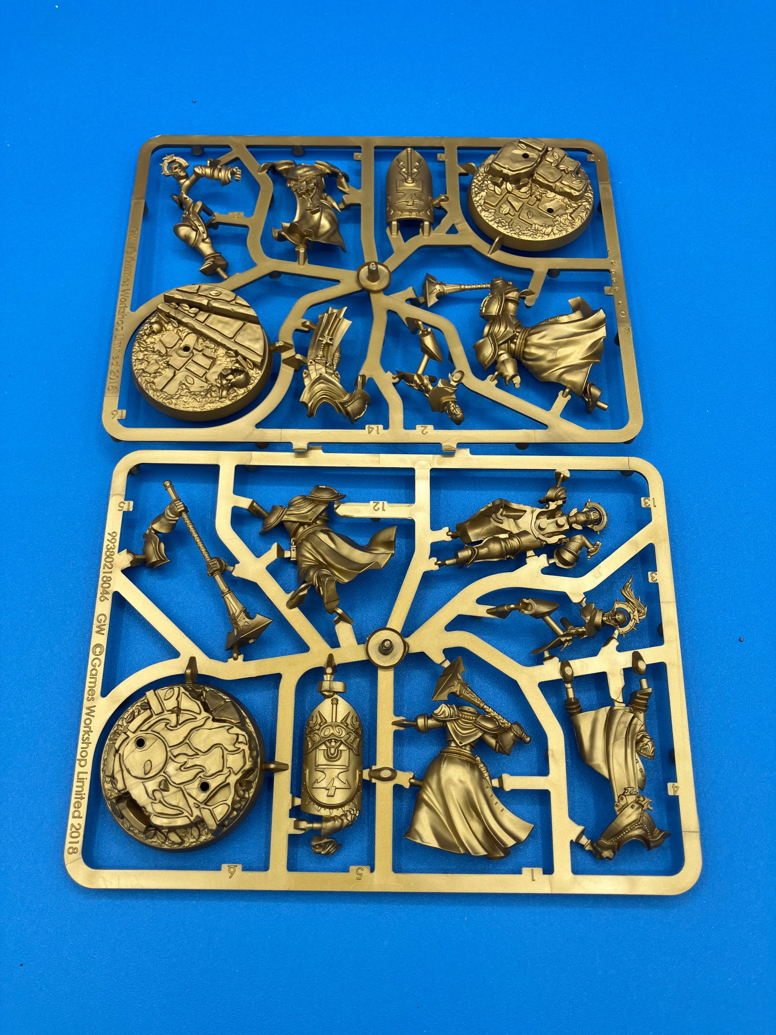 Age of Sigmar: Stormcast Eternals - Sequitors (Easy to Build) (USED) (On Sprue) Lot 1