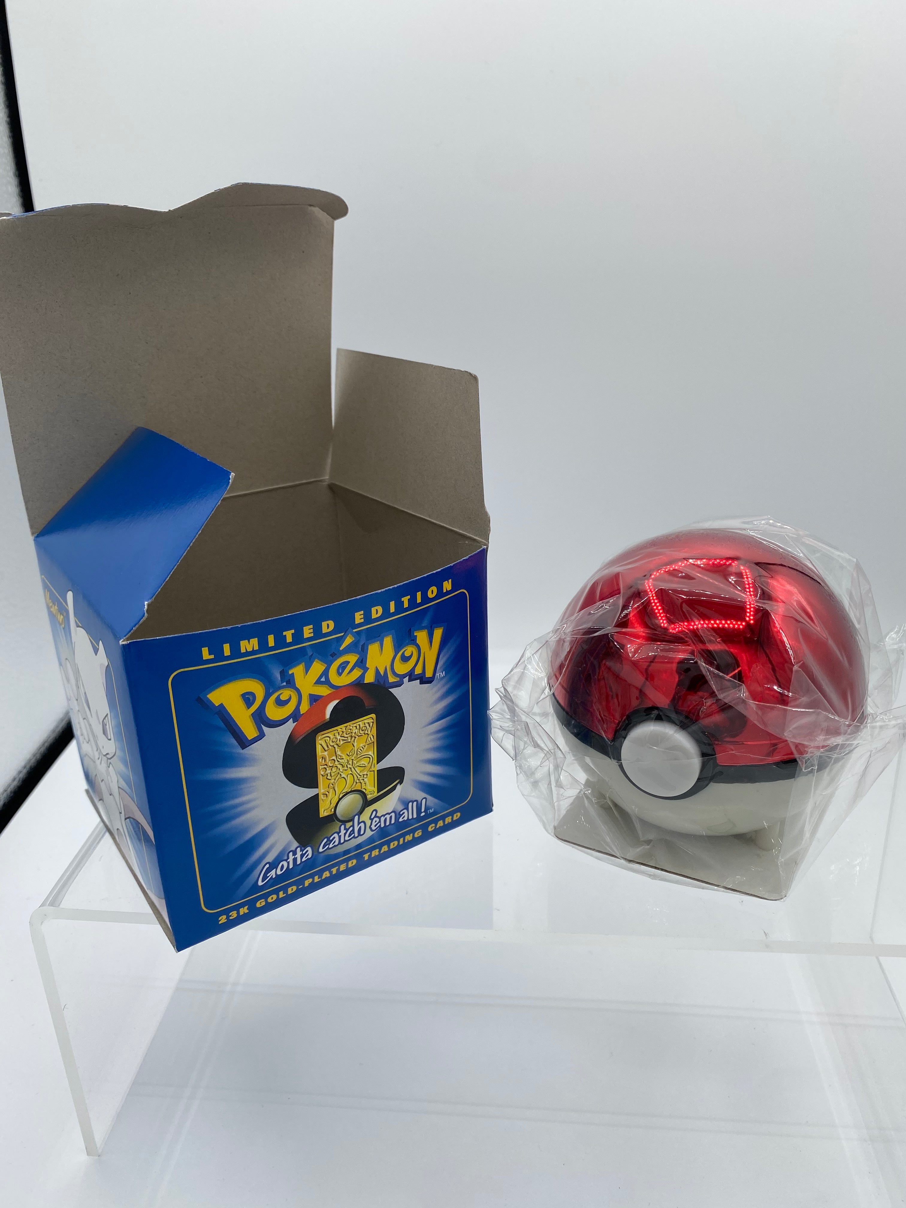 Pokemon Mewtwo 23K Gold-Plated Trading Card