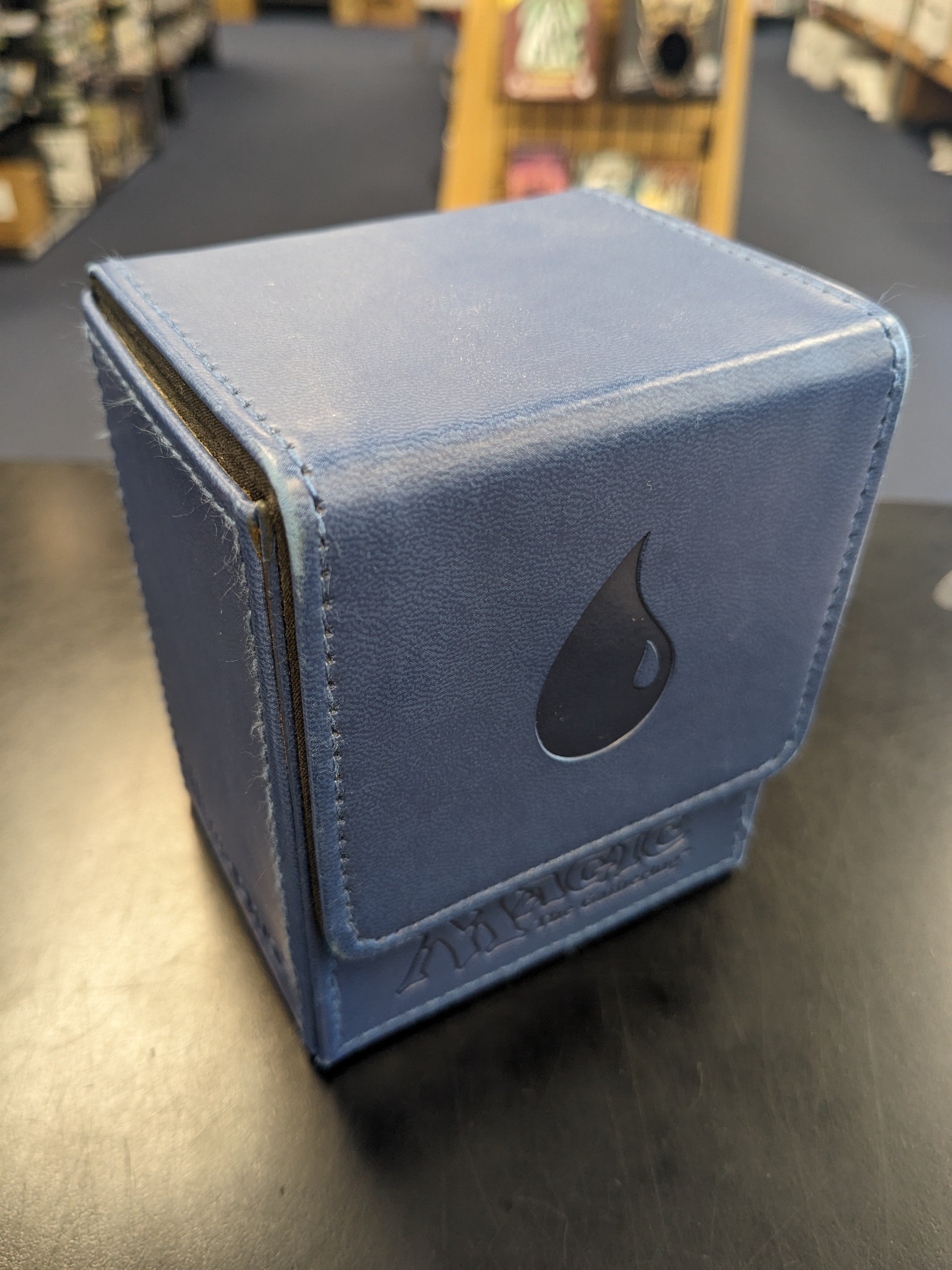 Ultra-PRO: Alcove Flip Deck Box - MTG: Island (USED)