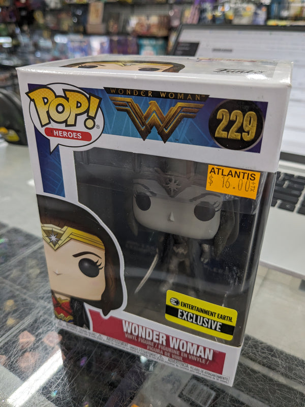 POP Figure: DC Wonder Woman #0229 - Wonder Woman (Entertainment Earth Exclusive) (Light Box Damage)