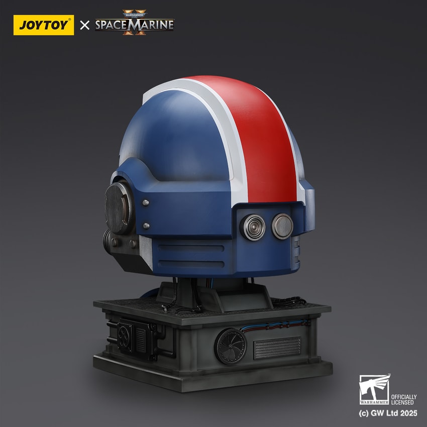 JoyToy: Warhammer 40K - Space Marine 2:  Ultramarines Lieutenant Titus MKX Helmet & Display Stand Prop Replica