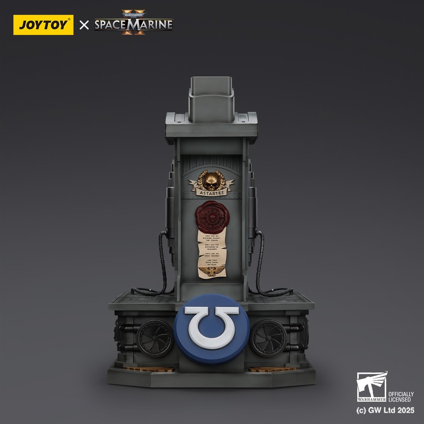 JoyToy: Warhammer 40K - Space Marine 2:  Ultramarines Lieutenant Titus MKX Helmet & Display Stand Prop Replica