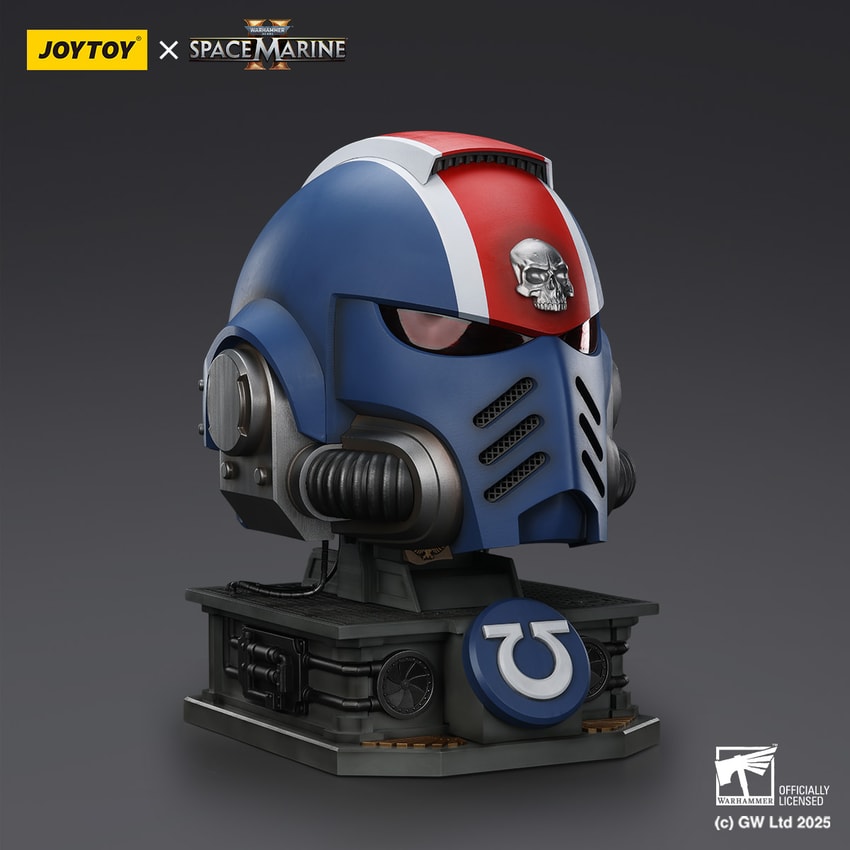 JoyToy: Warhammer 40K - Space Marine 2:  Ultramarines Lieutenant Titus MKX Helmet & Display Stand Prop Replica