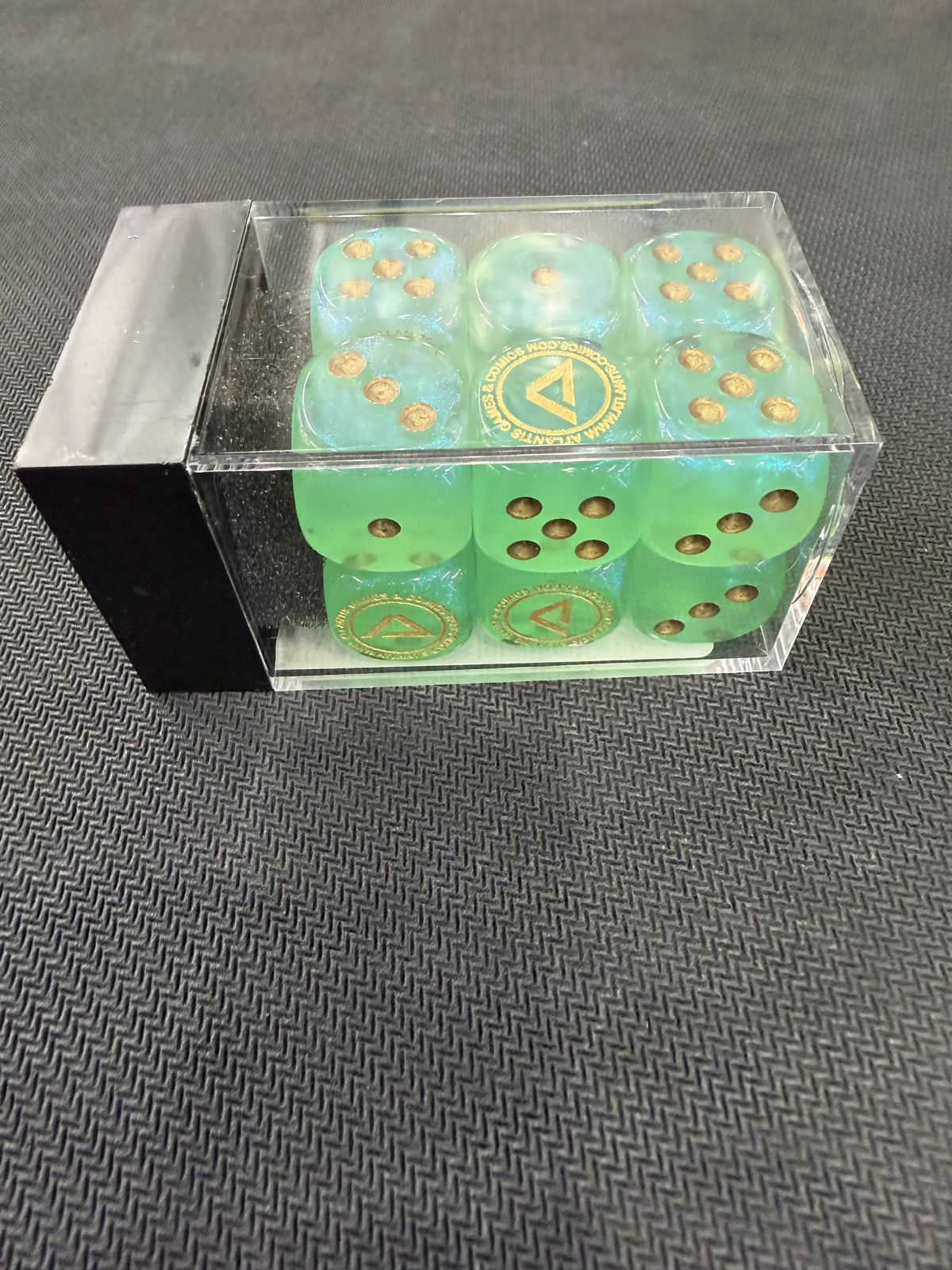 Atlantis Swag: Borealis 16mm D6 Light Green/Gold (12)
