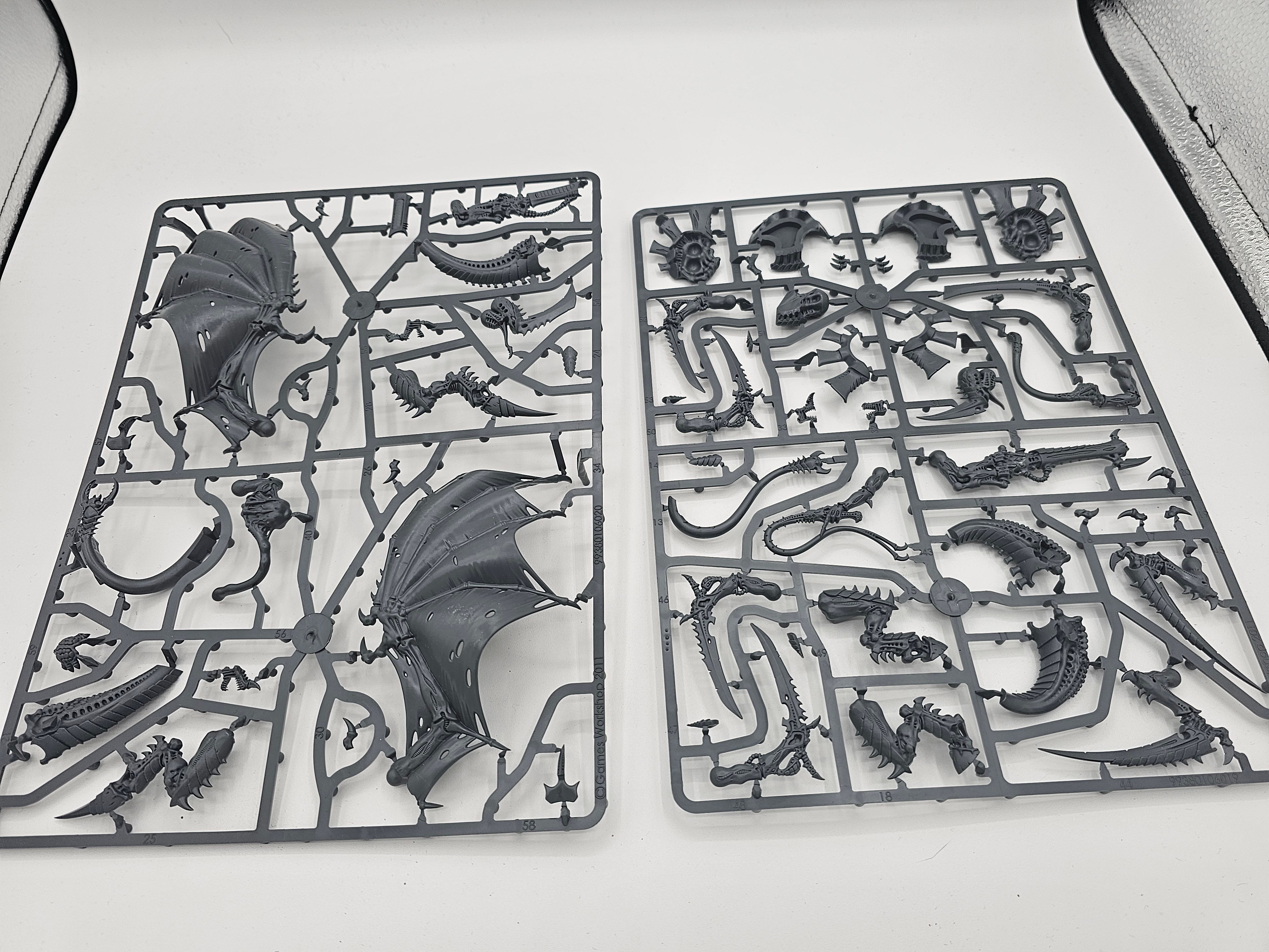 40K: Tyranid - Winged Hive Tyrant(USED) [Lot #2] {On Sprue}