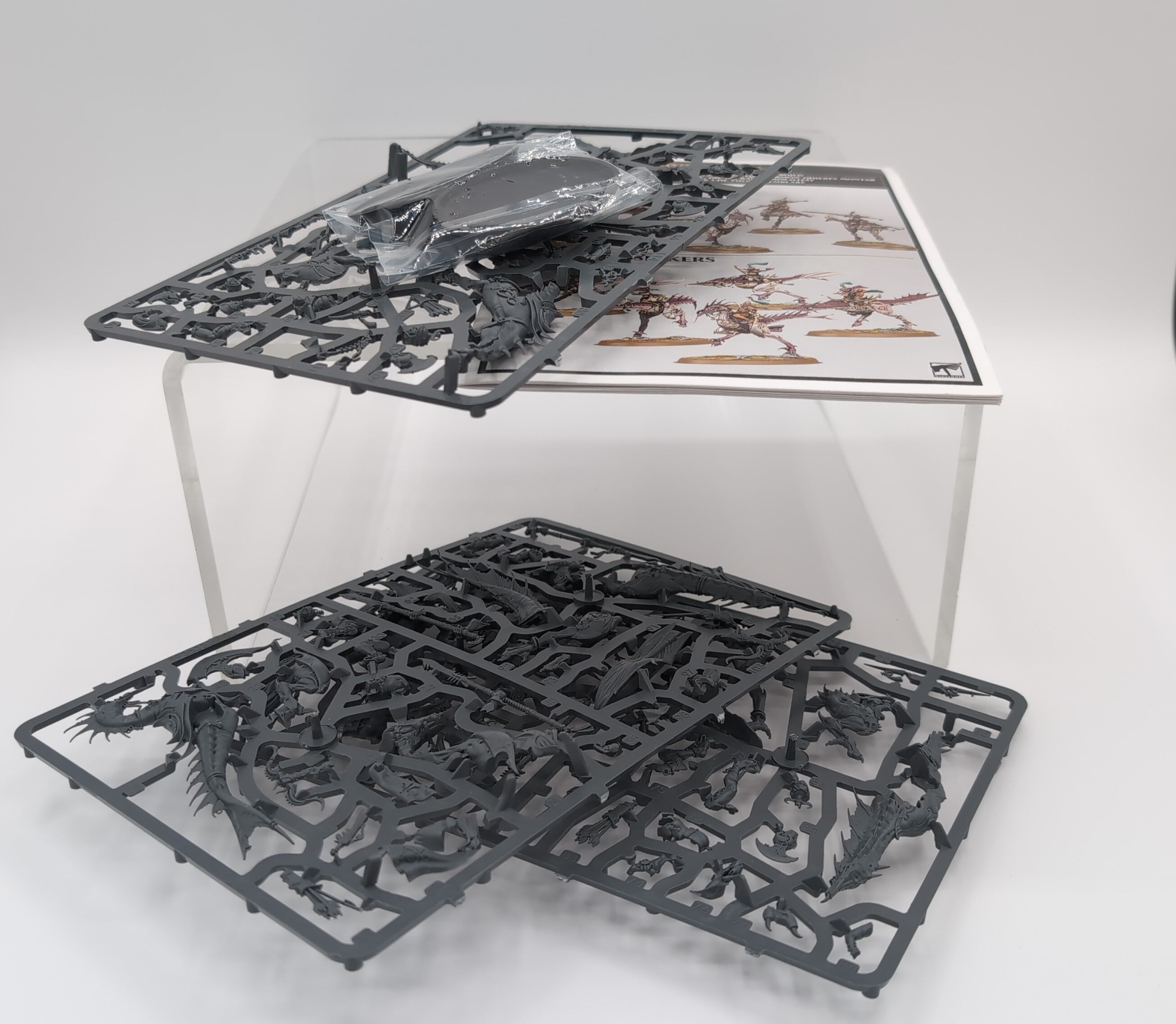 Age of Sigmar: Hedonites of Slaanesh - Slickblade Seekers on Sprue (USED) [Lot 1]