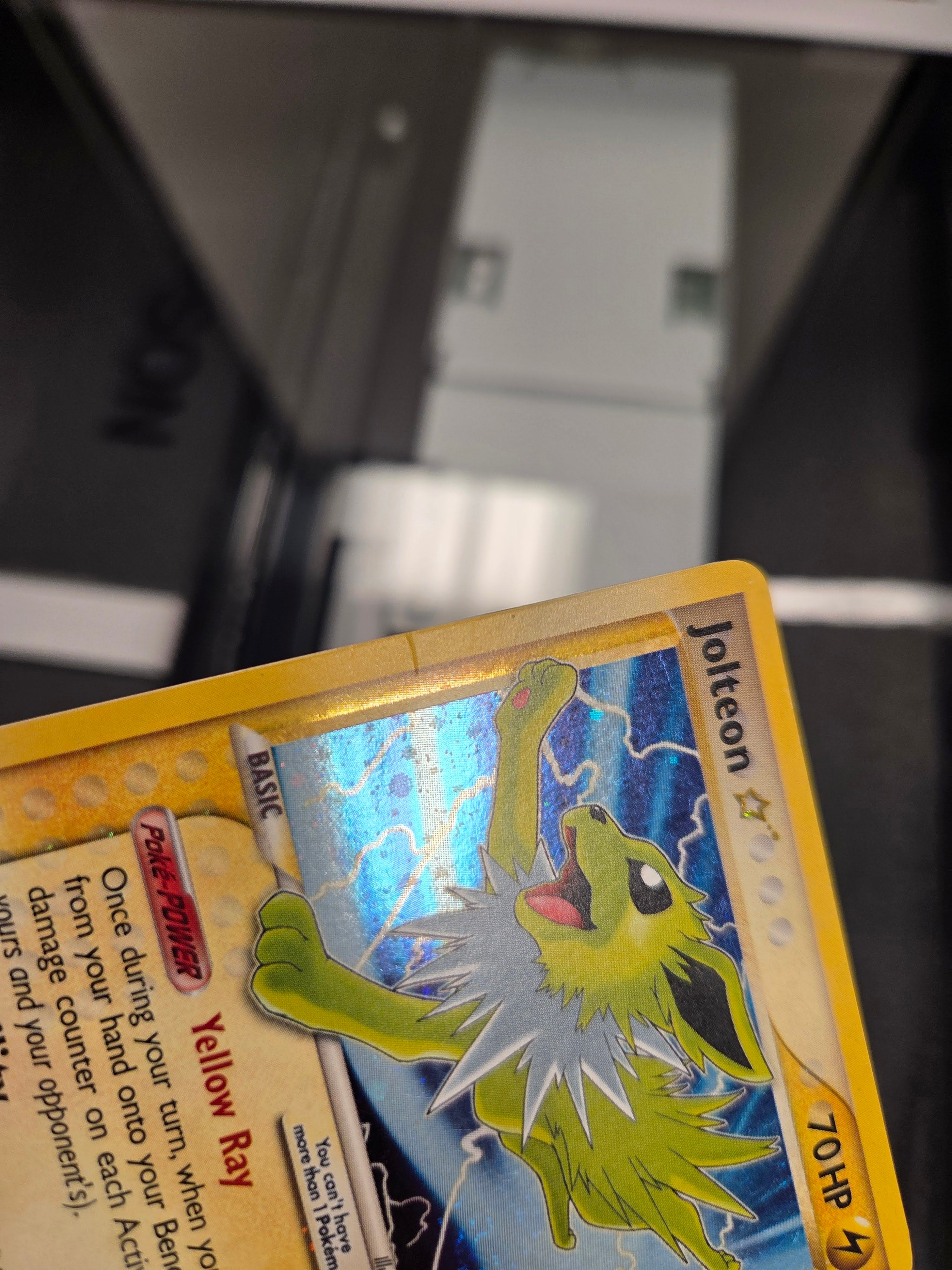 Jolteon Star 101/108 (PK) - Holo Rare - Moderate Play Holofoil