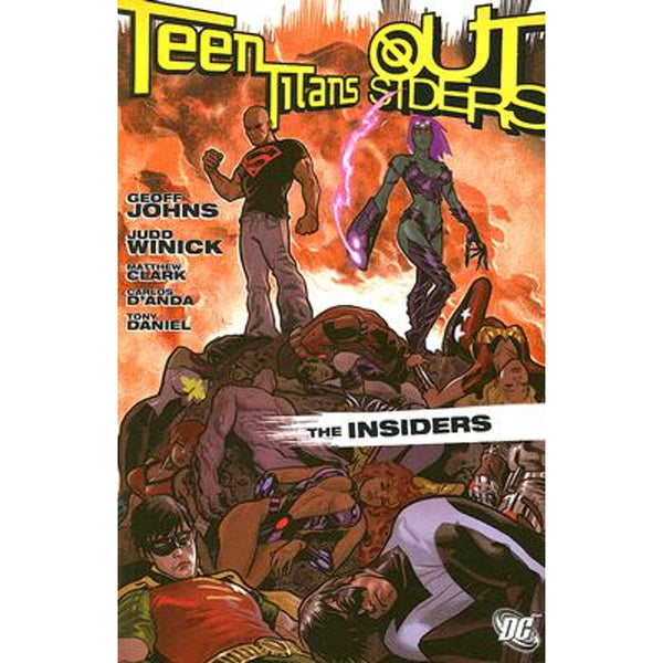 TEEN TITANS/OUTSIDERS: THE INSIDERS (USED)