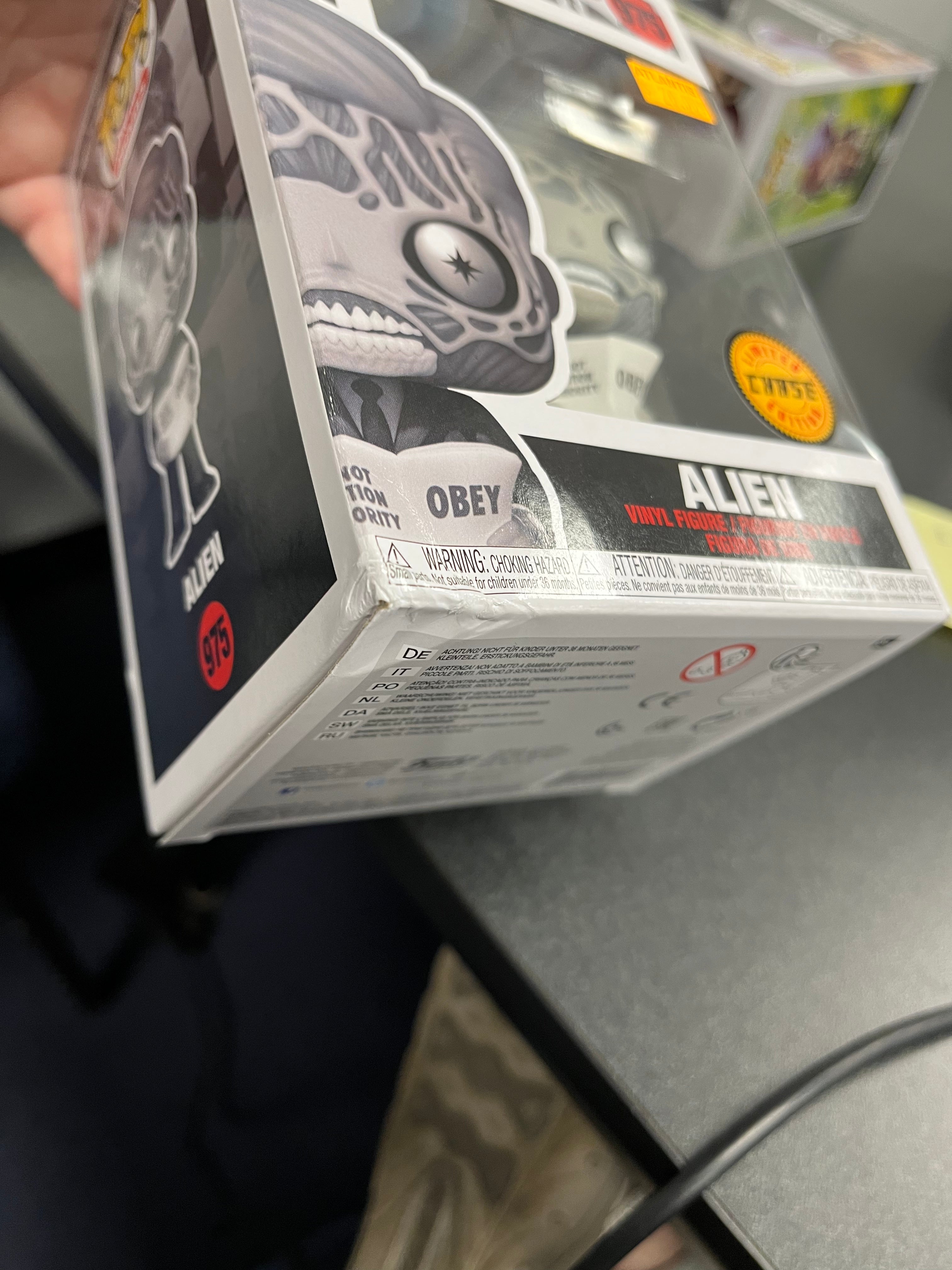 POP Figure: They Live #0975 - Alien (Chase) Damaged