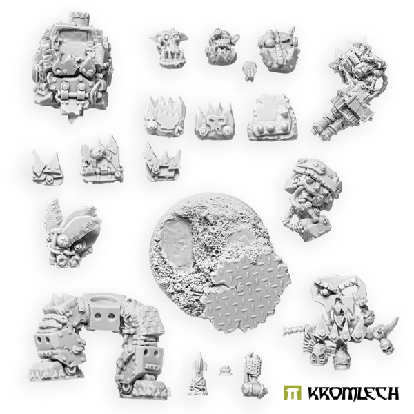 Kromlech KRM054: Orc Warchief in Juggernaut Mecha-Armour (1)