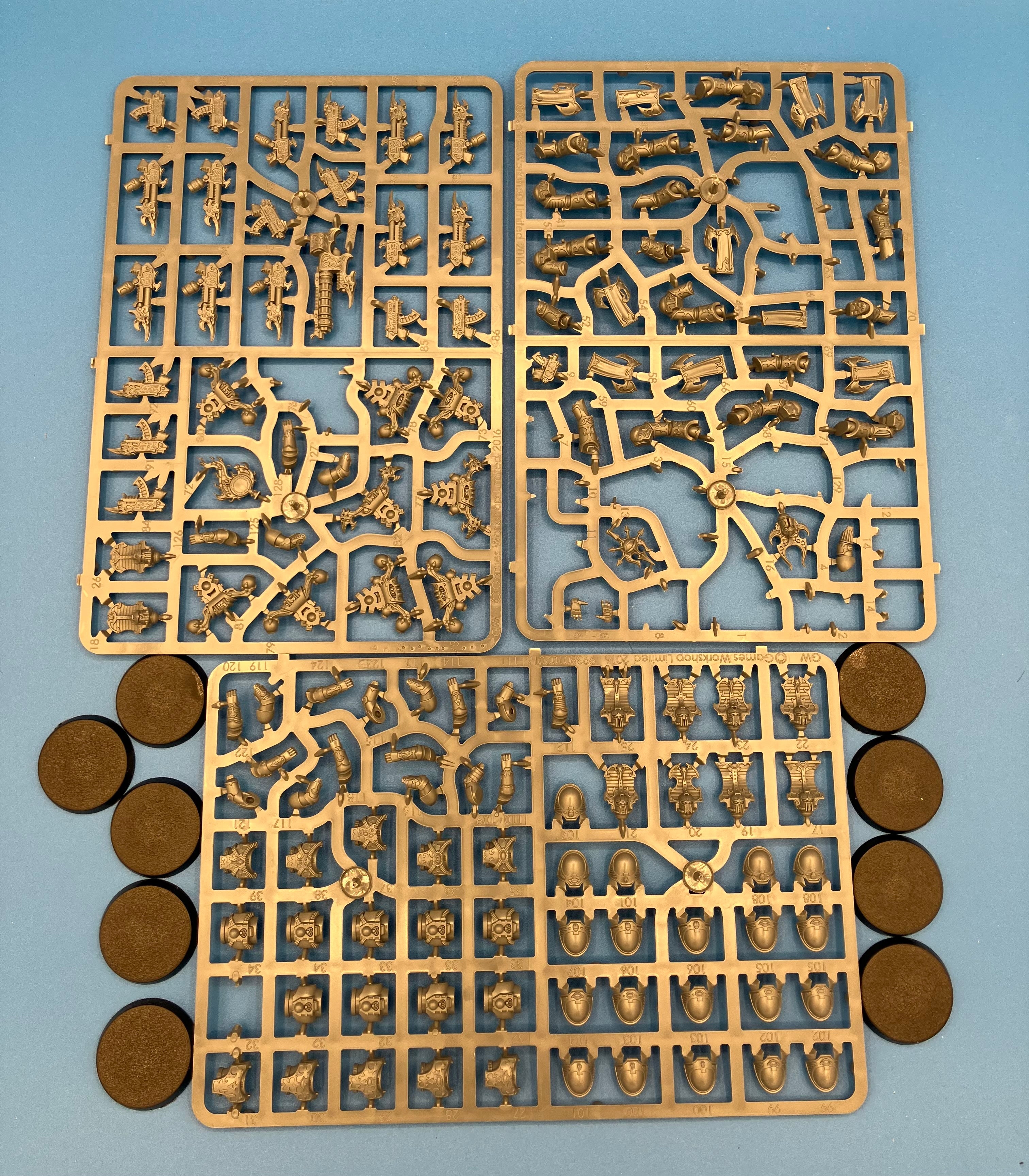 40K: Thousand Sons Rubric Marines (USED) Lot #4 (1 built, rest on sprues)